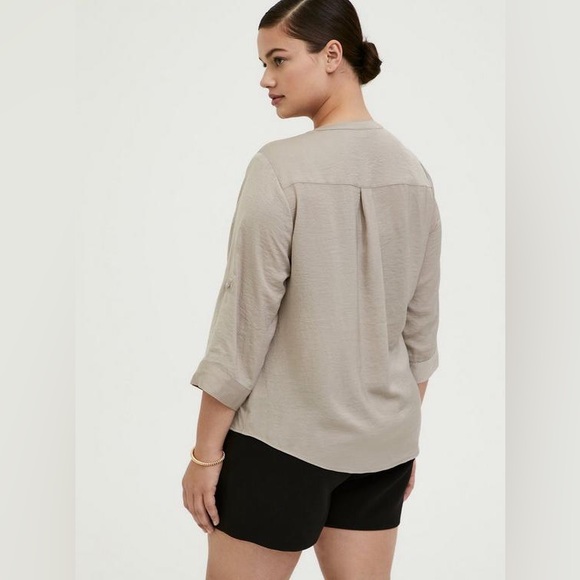 NWT Torrid Harper Satin Pullover 3/4 Sleeve Blouse neutral beige size 4XL. - Picture 3 of 14